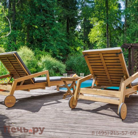 Комплект из 2-х шезлонгов Royal Family PAOLO из акации и столика LUCIO фото 3