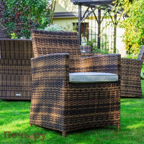 Обеденный комплект Royal Family Fiona из искусственного ротанга коричневого цвета фото 2