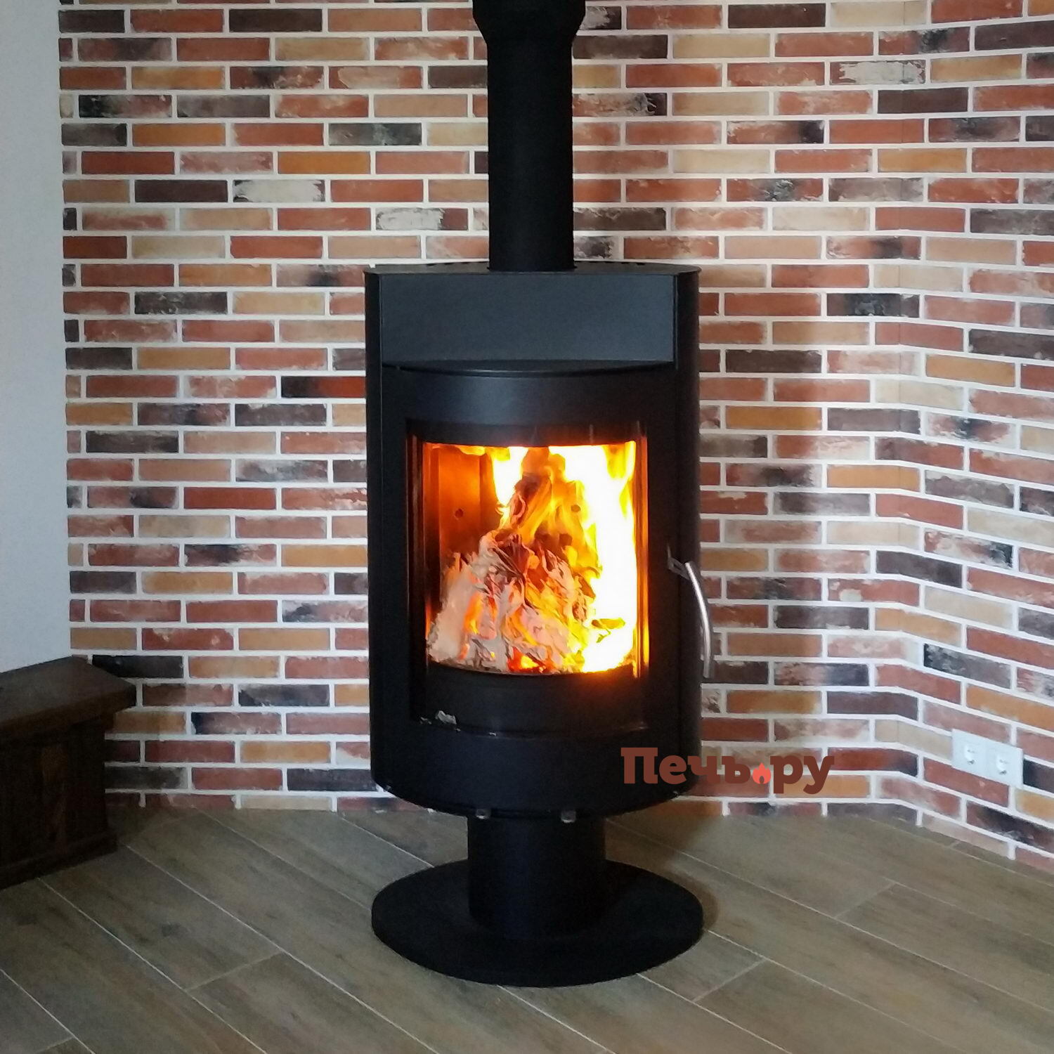 Печь камин Ember Миляна SKI 400 DV видео